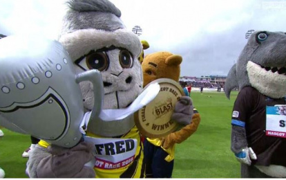 Alfred Takes Gold In T20 Mascot Race Video News Gloucestershire Cricket